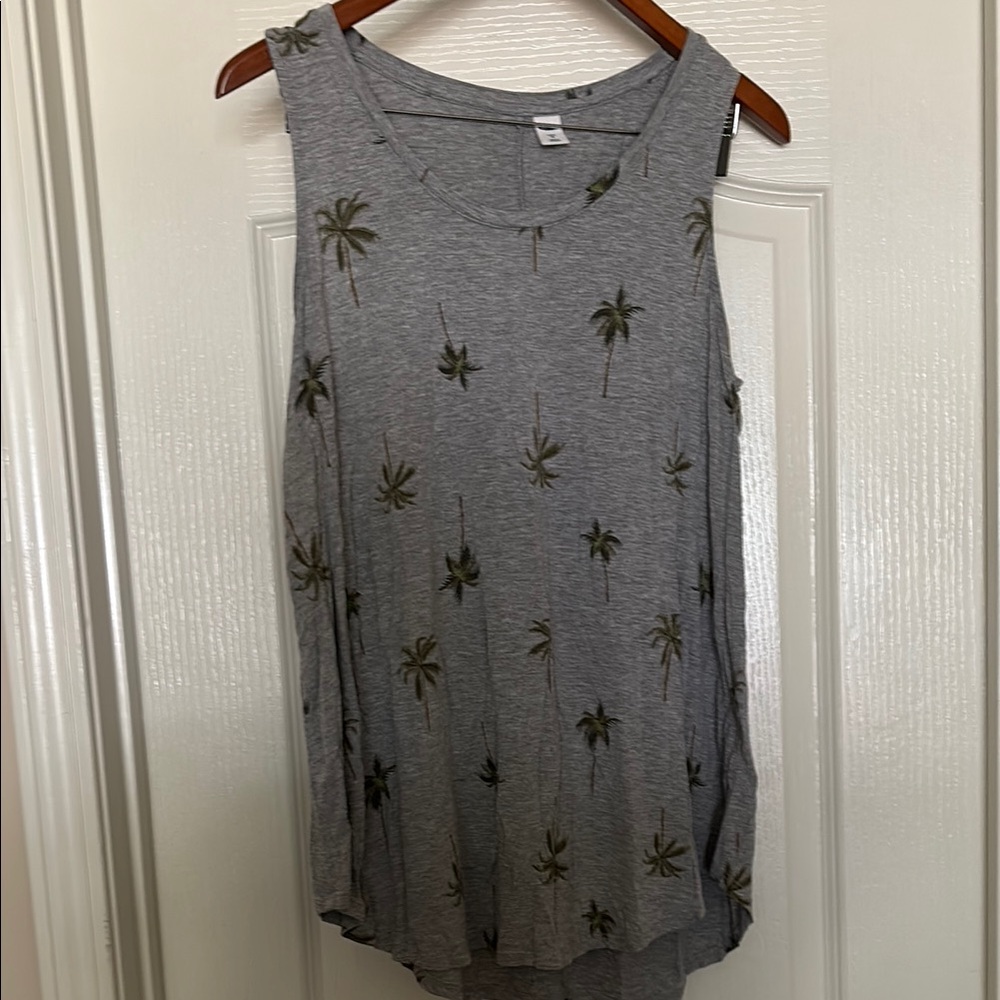 Old Navy Gray Relaxed Tank Top with Palm Tree Print